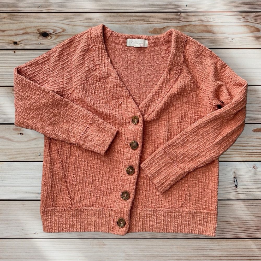 VINCE CAMUTO Women’s Chunky Ribbed Cardigan with Oversized Buttons in Coral